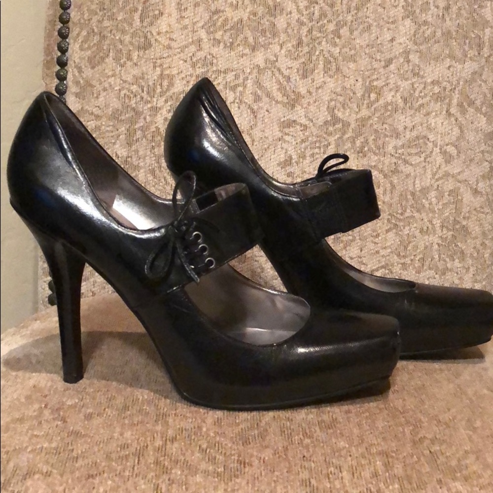 Shoes - Picture 3 of 4